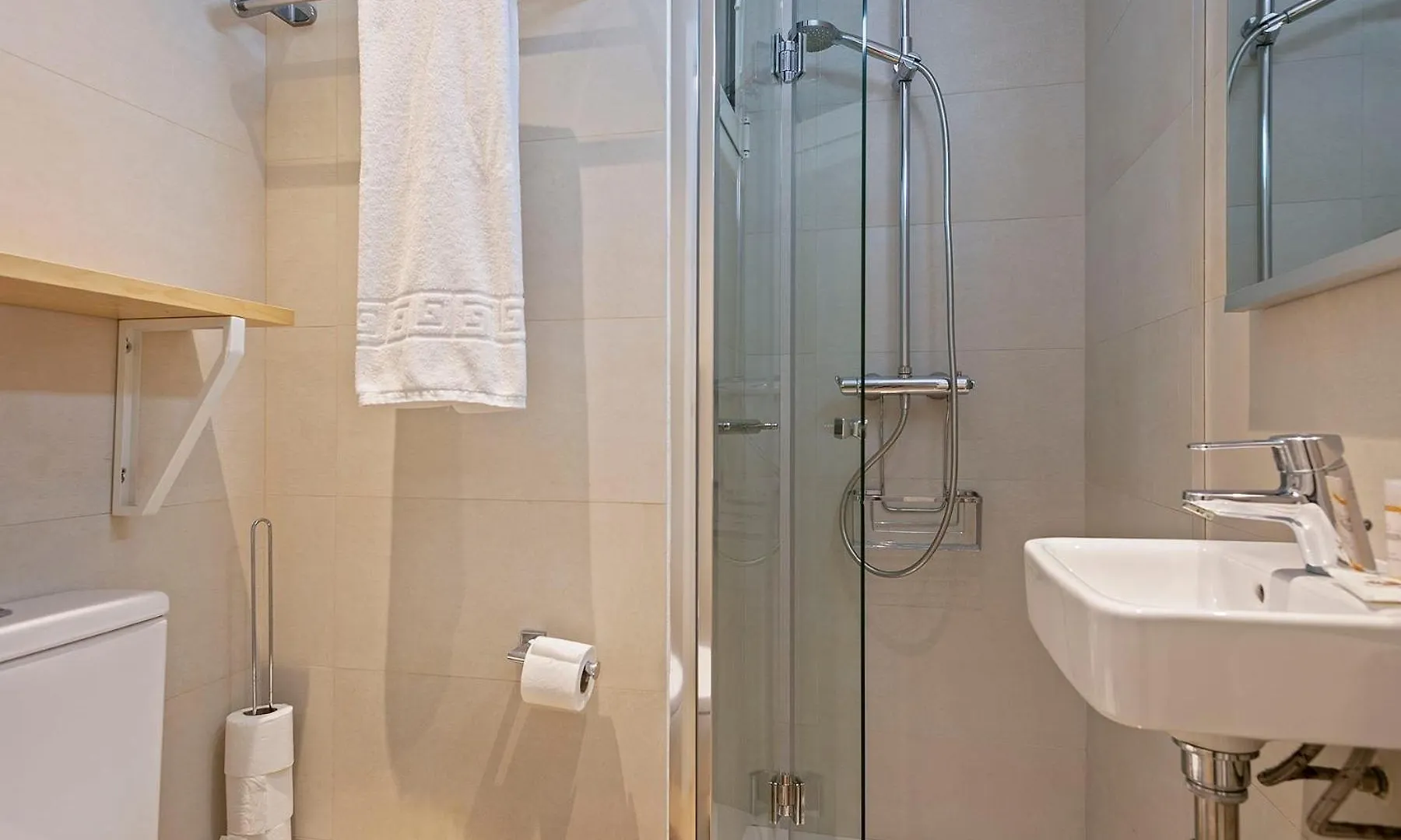 Habitat Apartments Pau Barcelona Spanje