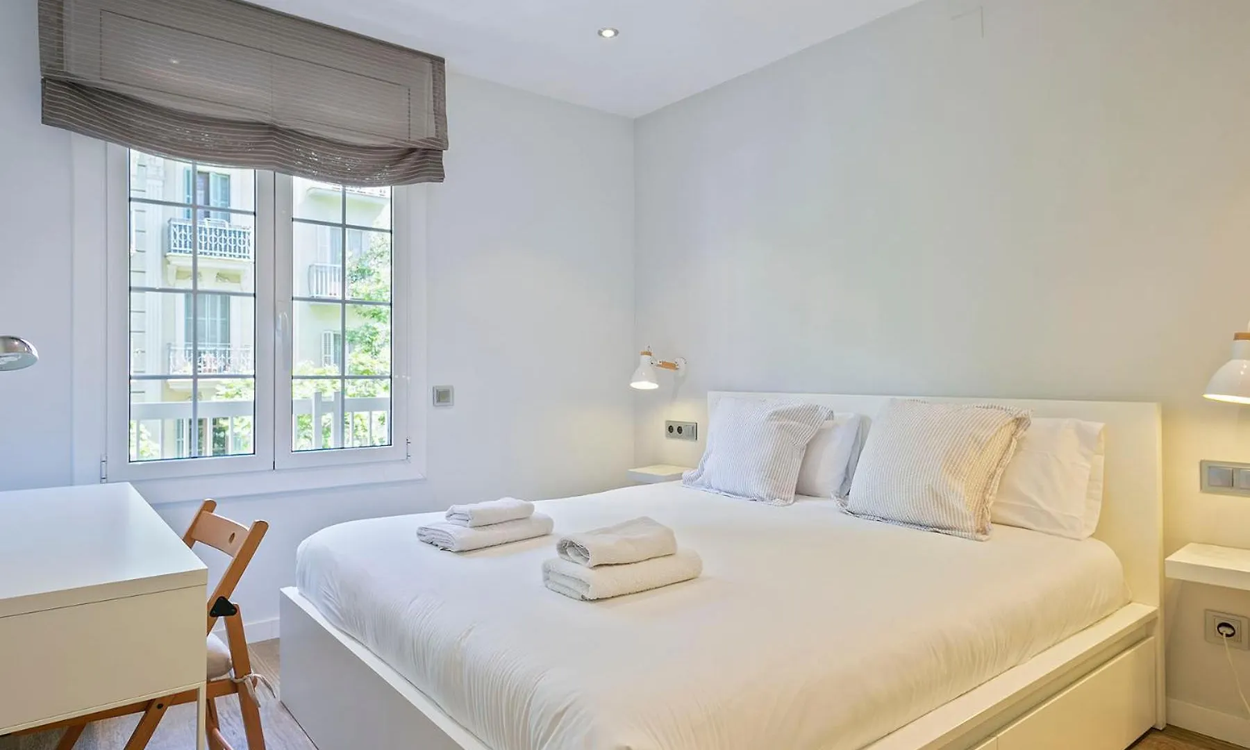 Habitat Apartments Pau Barselona 0*,