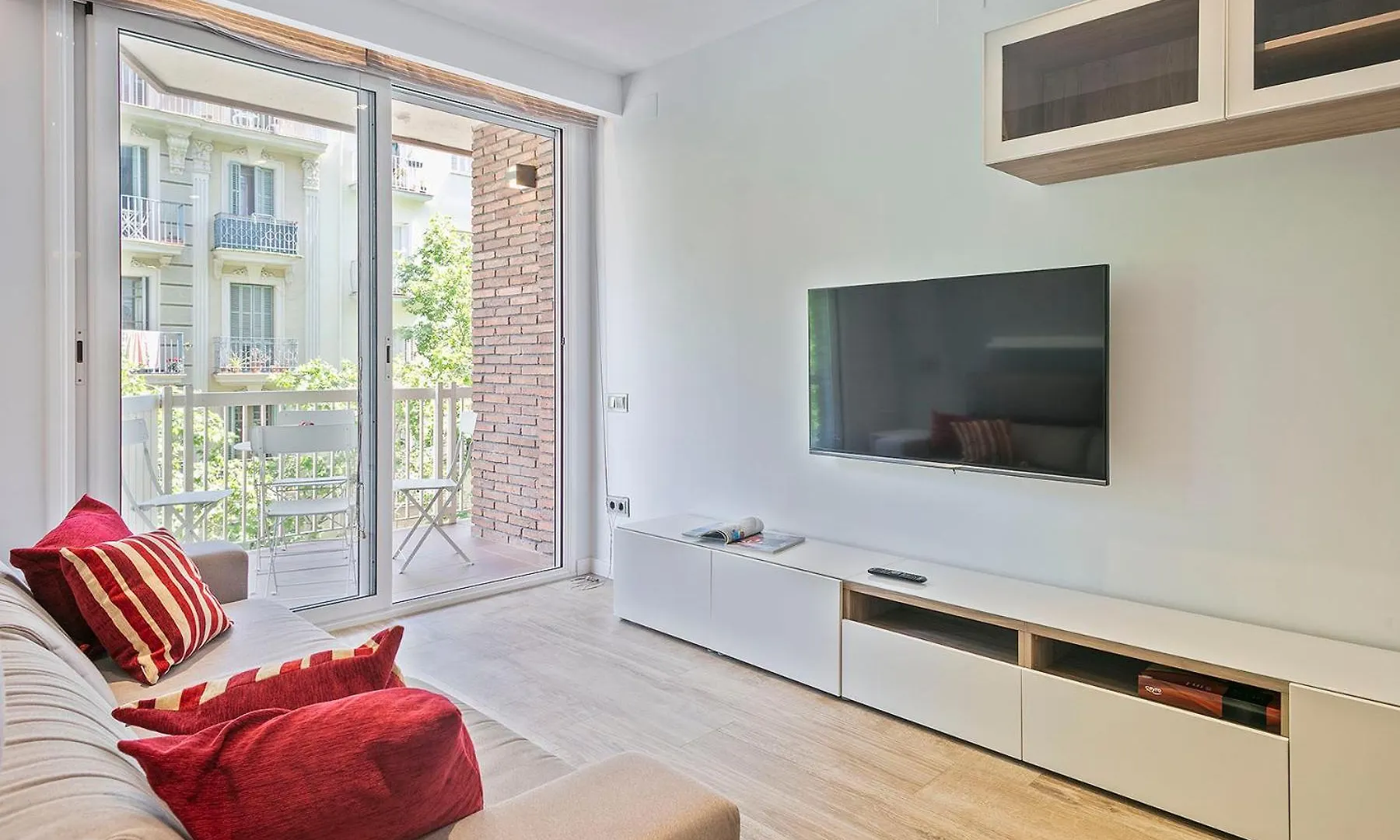 Habitat Apartments Pau Barselona 0*,  İspanya