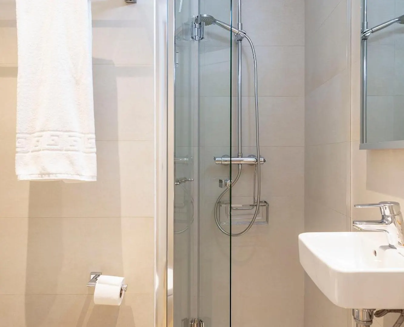 Habitat Apartments Pau Barselona 0*,  İspanya
