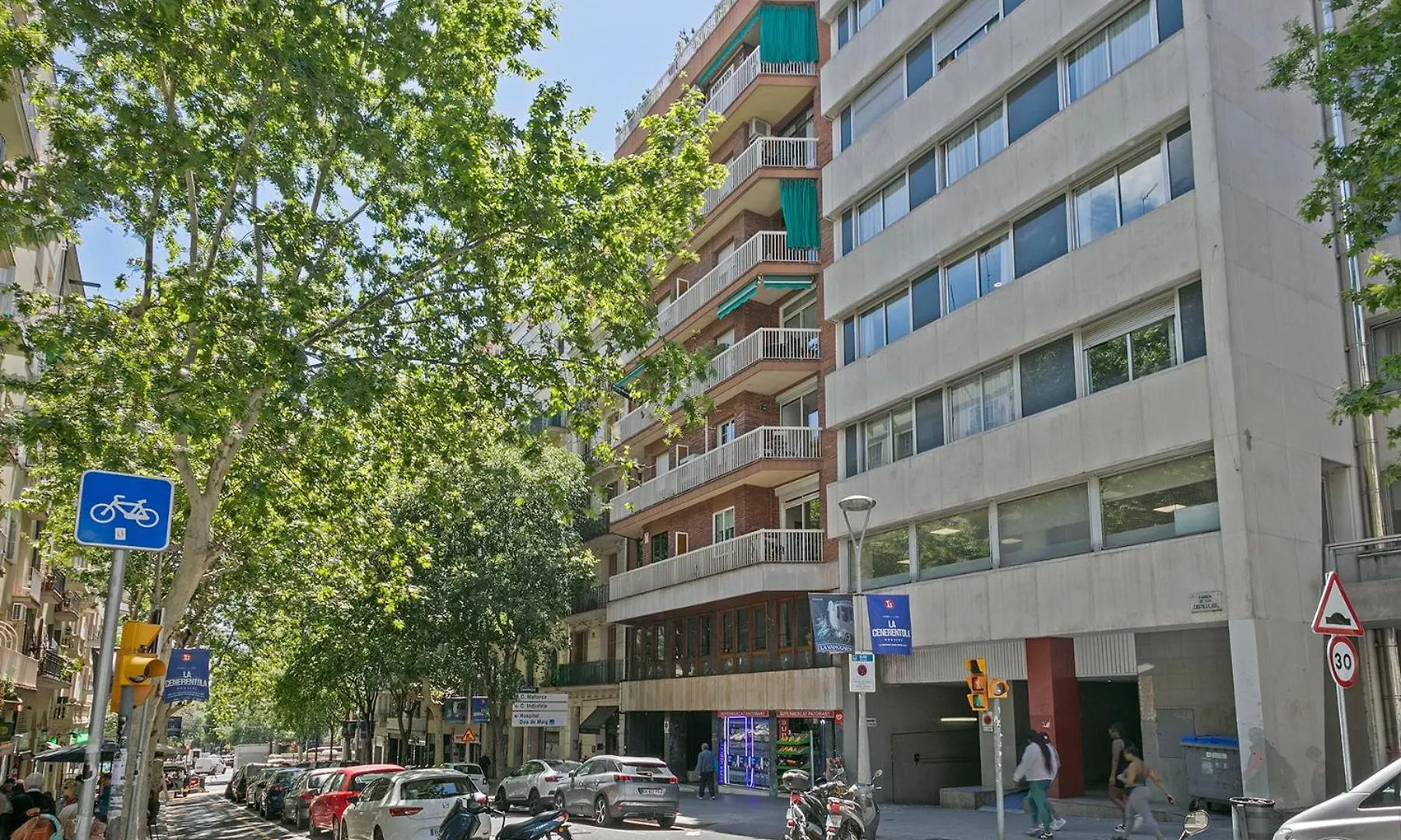 Habitat Apartments Pau Barselona İspanya